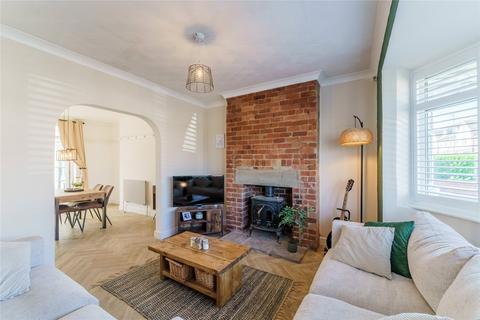 3 bedroom semi-detached house for sale, Barnsley Road, Hemsworth, Pontefract, West Yorkshire, WF9