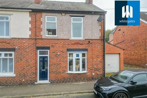 3 bedroom semi-detached house for sale, Mount Avenue, Hemsworth, Pontefract, West Yorkshire, WF9