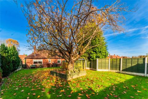 2 bedroom bungalow for sale, Beech Grove, Kinsley, Pontefract, West Yorkshire, WF9