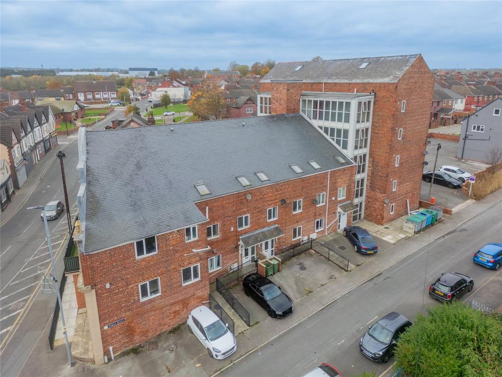 Barnsley Road, South Elmsall... 2 bed apartment for sale - £69,000
