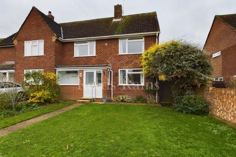 3 bedroom semi-detached house to rent, Meadow Walk, Kent DA2