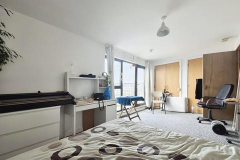 2 bedroom penthouse for sale, Forest Lane, London E15