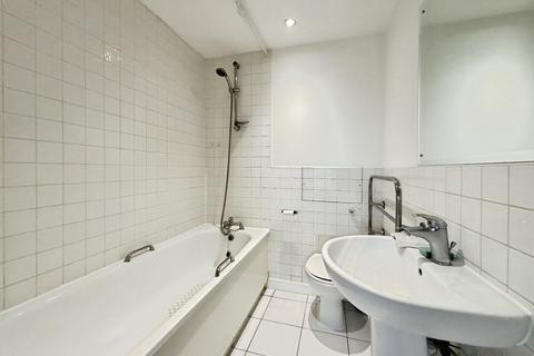 2 bedroom penthouse for sale, Forest Lane, London E15