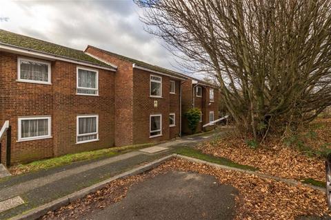 2 bedroom flat to rent, Chiltern Park Avenue, Berkhamsted