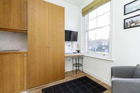 Studio to rent, NW3