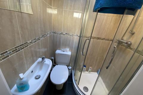 6 bedroom house share to rent, Birmingham B29