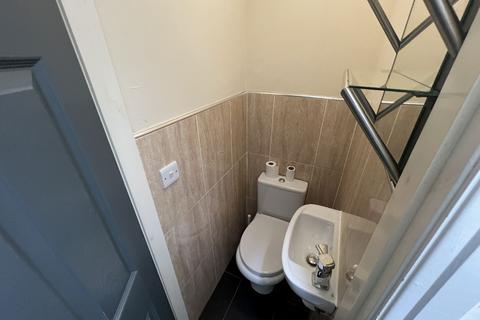 6 bedroom house share to rent, Birmingham B29