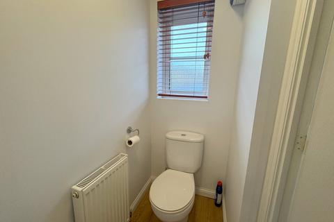 3 bedroom terraced house to rent, Daisy Drive, Hatfield, AL10