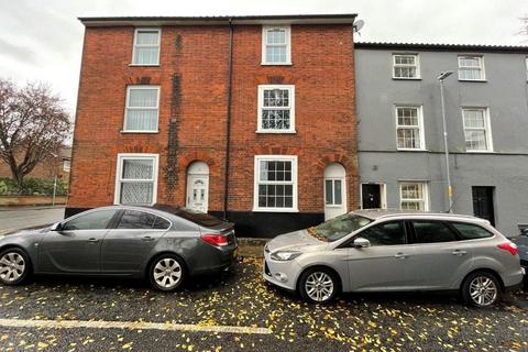 3 bedroom terraced house to rent, George Street,