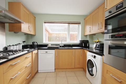 2 bedroom bungalow for sale, Firbank Gardens, Margate