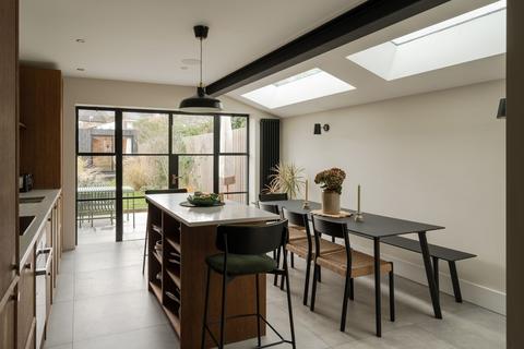 39 Forest Road, Leytonstone, London, E11 1JT