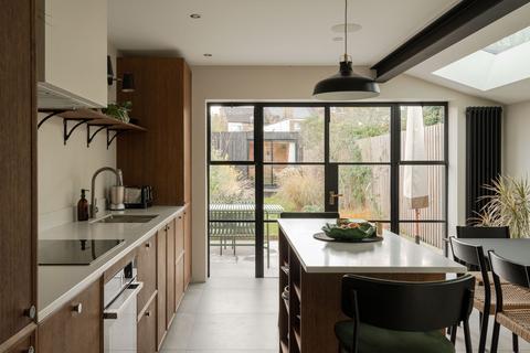 39 Forest Road, Leytonstone, London, E11 1JT