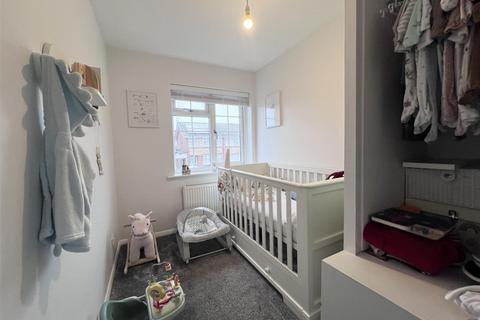 17 Elm Drive, Deanshanger, Milton Keynes, MK19 6JE