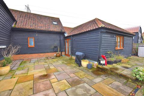 2 bedroom barn conversion to rent, Debden Green