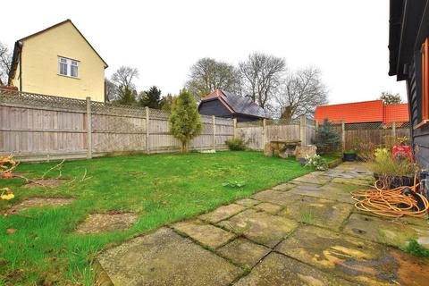 2 bedroom barn conversion to rent, Debden Green