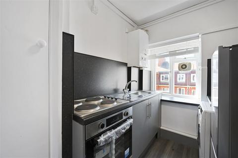 1 bedroom house to rent, North End Road, Wembley