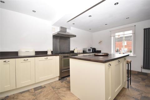 3 bedroom semi-detached house for sale, Garden House Lane, Tingley, Wakefield, West Yorkshire