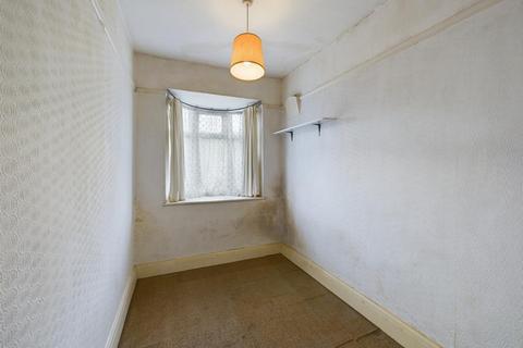 9 Mead Way, Coulsdon, CR5 1PP