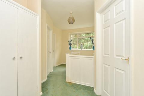 6 Kennard Close, Rochester, ME1 3LH