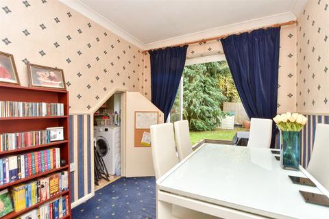 6 Kennard Close, Rochester, ME1 3LH