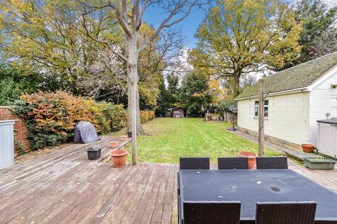 4 bedroom chalet for sale, Sutton Road, Maidstone, Kent