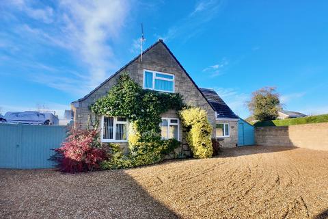 5 bedroom chalet for sale, Swinbrook Road, Carterton OX18