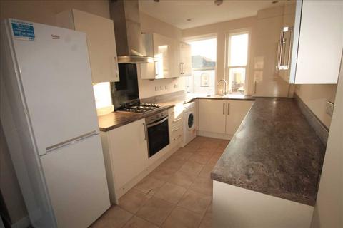 2 bedroom apartment to rent, Gravesend DA11