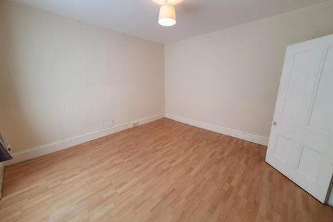 2 bedroom ground floor flat to rent, Woodstock Street, Kilmarnock KA1