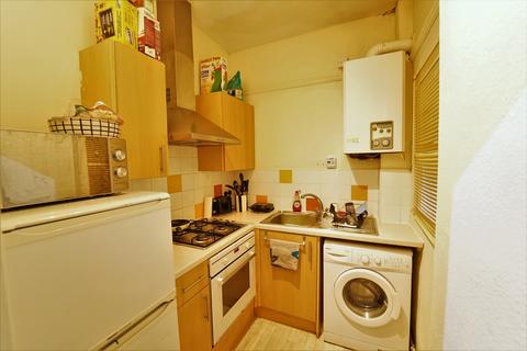 1 bedroom flat to rent, Flat 1, 122 Foxhall Road, Forest Fields, Nottingham, NG7 6LH