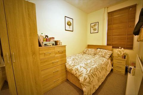 1 bedroom flat to rent, Flat 1, 122 Foxhall Road, Forest Fields, Nottingham, NG7 6LH