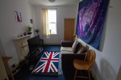 1 bedroom flat to rent, Flat 2, 16 Wellington Square, Lenton, Nottingham, NG7 1NG