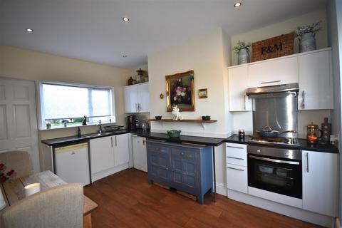 3 bedroom detached house for sale, Godnow Road, Crowle, Scunthorpe