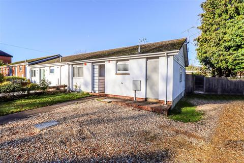 3 bedroom bungalow for sale, Castle Street, Fleet GU52