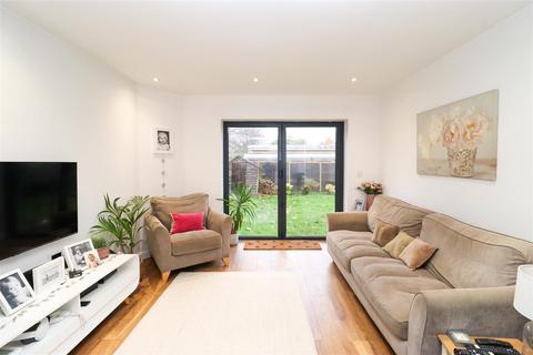 6 Castle Street, Fleet, GU52 7ST
