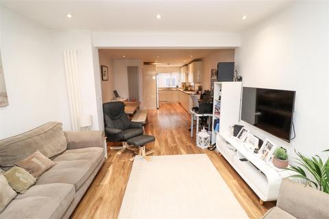 6 Castle Street, Fleet, GU52 7ST