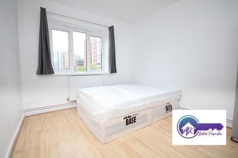 3 bedroom flat to rent, London E2