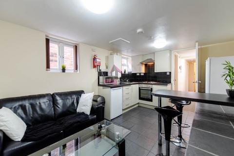 2 bedroom flat to rent, Bolton Road, Salford, Manchester