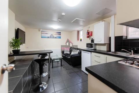 2 bedroom flat to rent, Bolton Road, Salford, Manchester