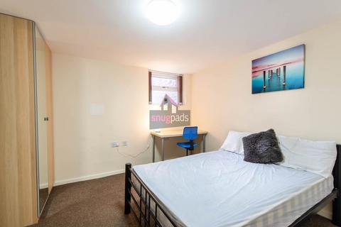 2 bedroom flat to rent, Bolton Road, Salford, Manchester