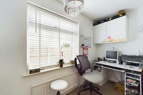 45 Branksome Avenue, Stanford-le-hope, SS17 8BD
