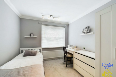 45 Branksome Avenue, Stanford-le-hope, SS17 8BD