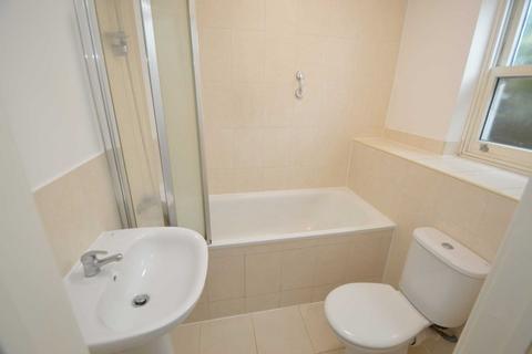 1 bedroom apartment to rent, ADDLESTONE