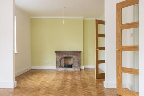 2 bedroom flat to rent, Meadowside, Cambridge Park, East Twickenham