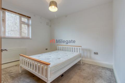 4 bedroom flat to rent, Jebb Avenue, London SW2