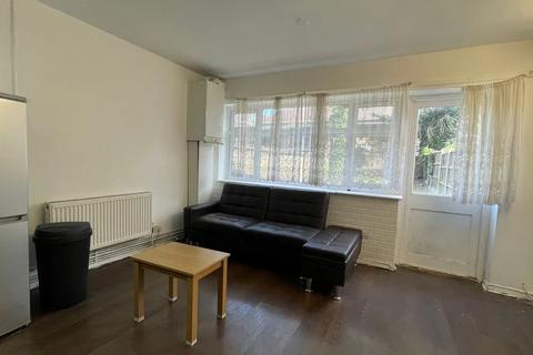 1 bedroom flat to rent, Kingswood Road, Ilford IG3