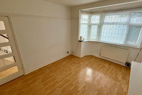 3 bedroom end of terrace house to rent, Park Lane, Chadwell Heath RM6