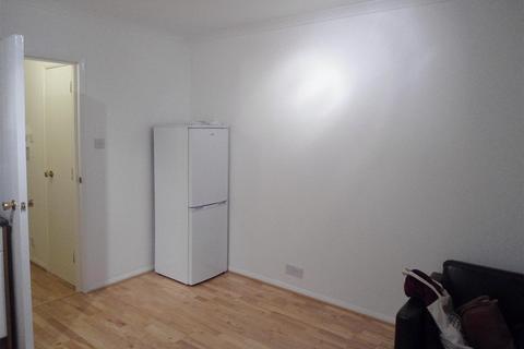 1 bedroom apartment to rent, Goodwin Close, London