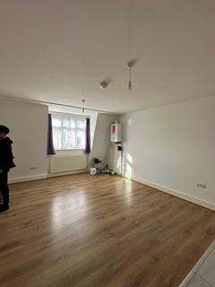 2 bedroom flat to rent, Cranbrook Road, Ilford IG1