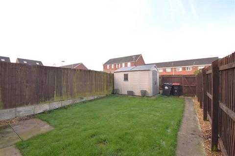 3 bedroom semi-detached house to rent, Naylor Walk, Ellesmere Port