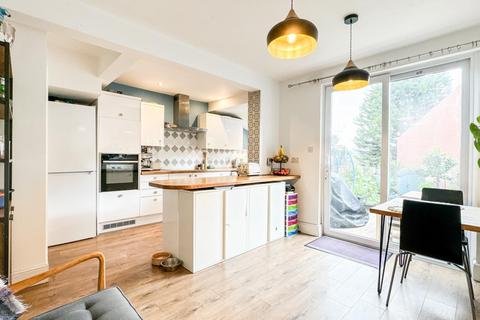 13 Caen Road, Bristol, BS3 4PU